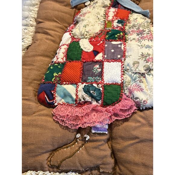 VTG Vintage Holly Hobbie Quilted Fabric Patchwork Wall Hanging - Picture 2 of 4